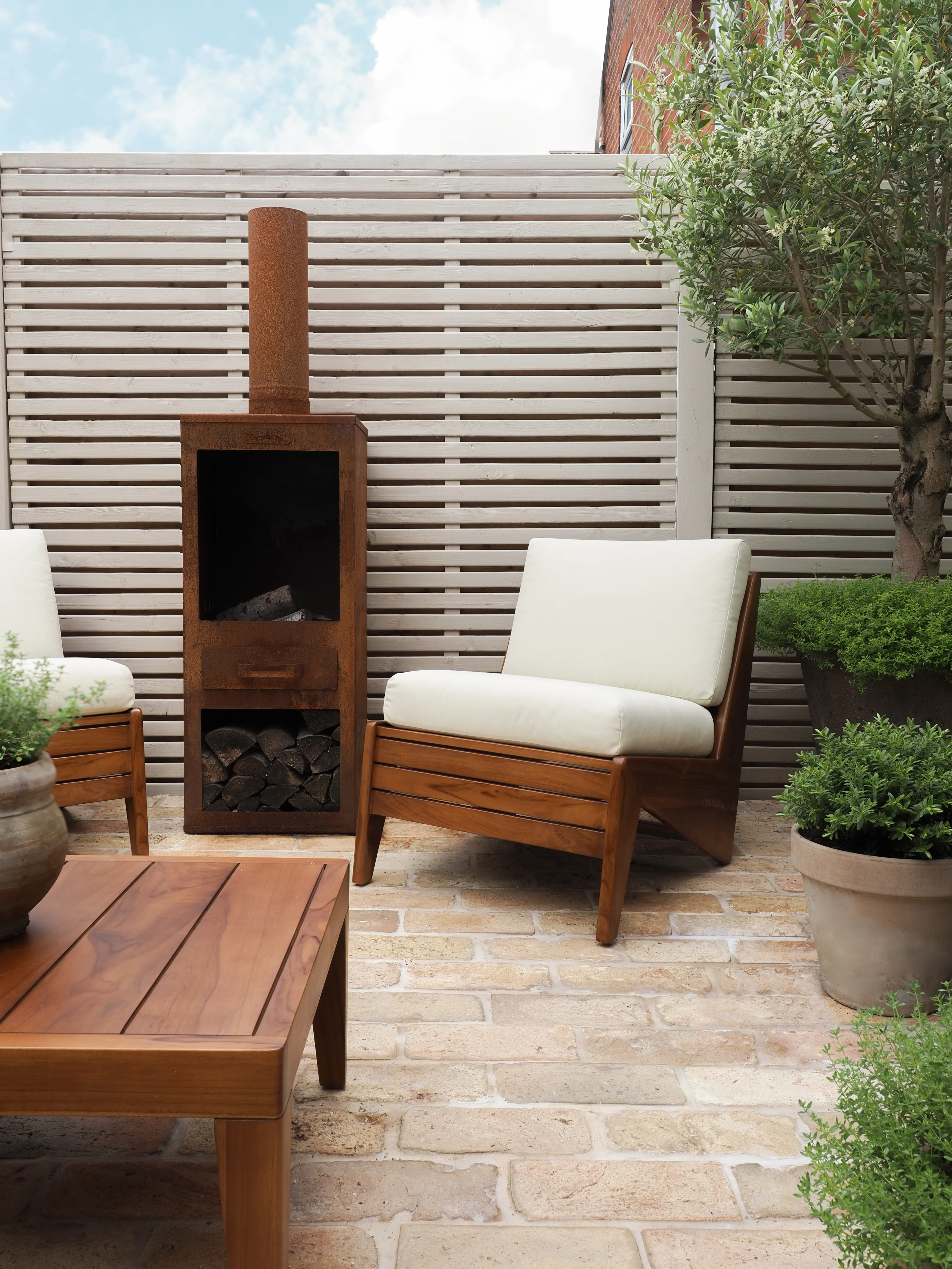 Outdoor Kangaroo Lounge Chair - Image 17