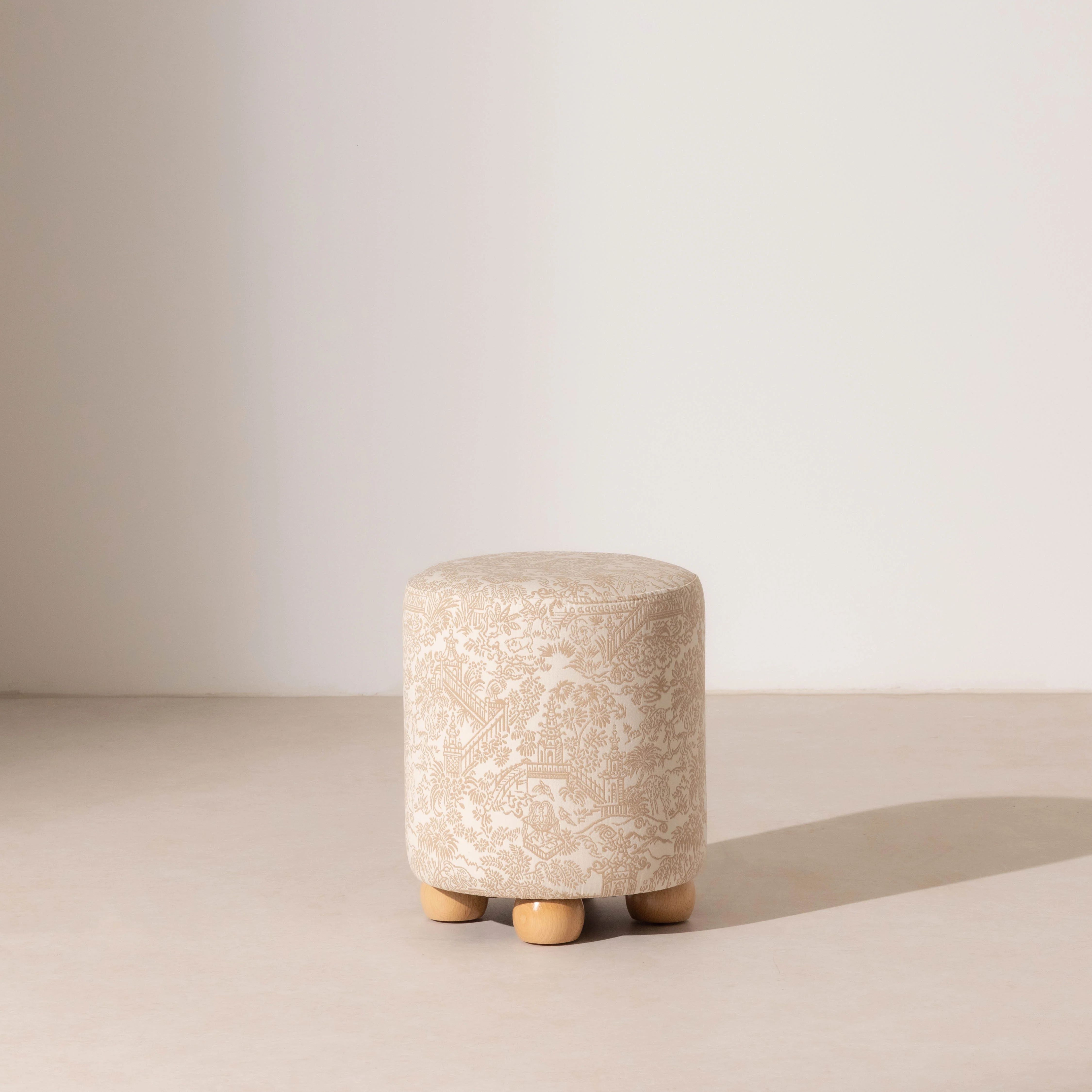 Pouffe with Ball Feet - Les Pagodes - Image 5